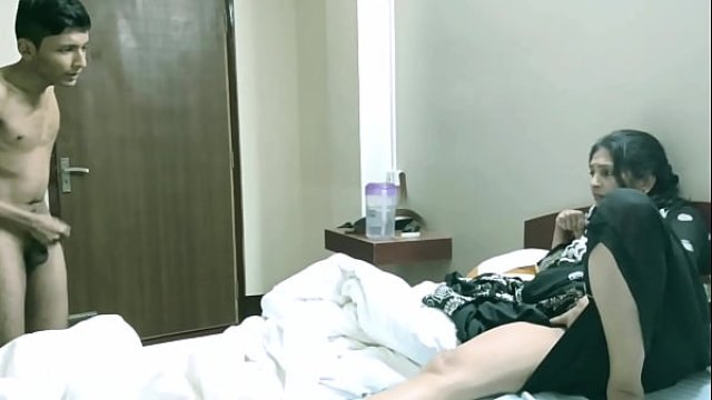18 Saala Ladkay Ki Mast Chudai Aur Apni Gaand Marwai