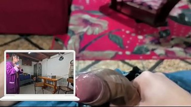 React: The Courier And The Housewife (Cuckold)